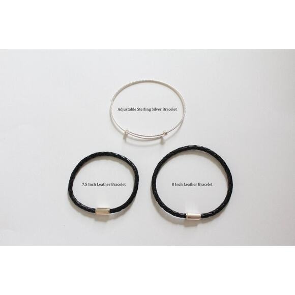 Sterling Silver Custom Handprint Round Charm Necklace, Engraved Handprint Charm - Picture 5 of 5